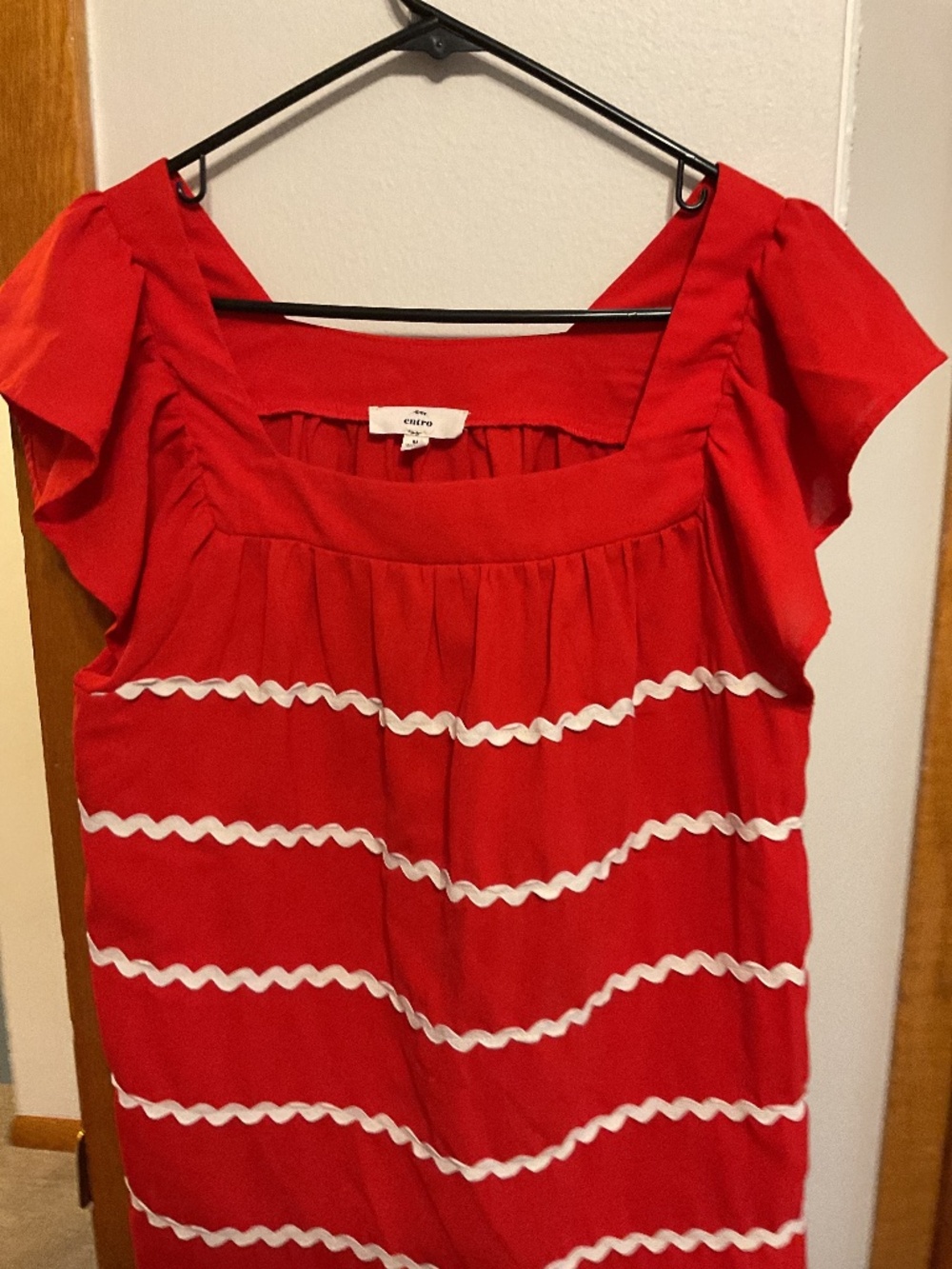 Entro Medium red flutter top